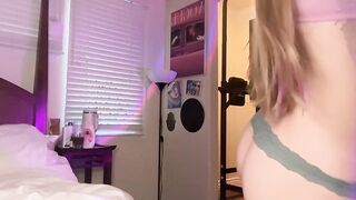 nadiaa_18 stunning webcam teen model