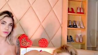 PenelopeDuque nude lesbian blondes