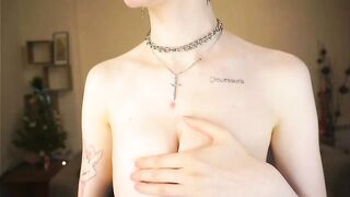 KeilaSmiekowski slim blonde handbra video