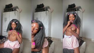 LalahEmrald Petite Ebony Tits Flash