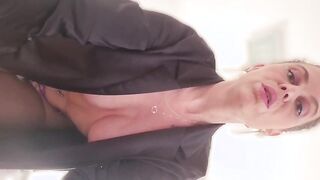 AmberParcker Reveals Her Naked Boobs 2026-04-16