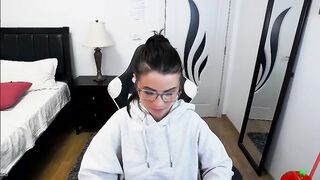 AmaliaRight Big Boobs Elite Cam Brunette Model