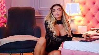 Anastasia shows tits