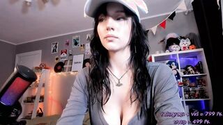 vivian_qwerty busty brunette 2026-05-06 0924 webcam video