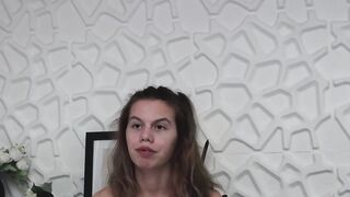 LeiaHux naked doggy 2026-05-20 0530 webcam video