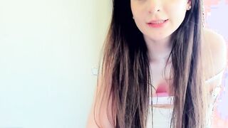 elaanna hot brunette 2026-05-20 1106 webcam video
