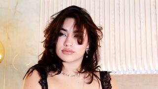 HellenSuric Camgirl Alluring Body Video 2026-05-22