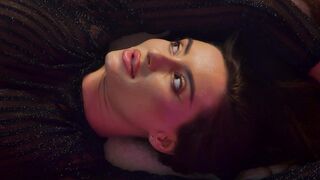 Minnie stunning looking cute webcam model